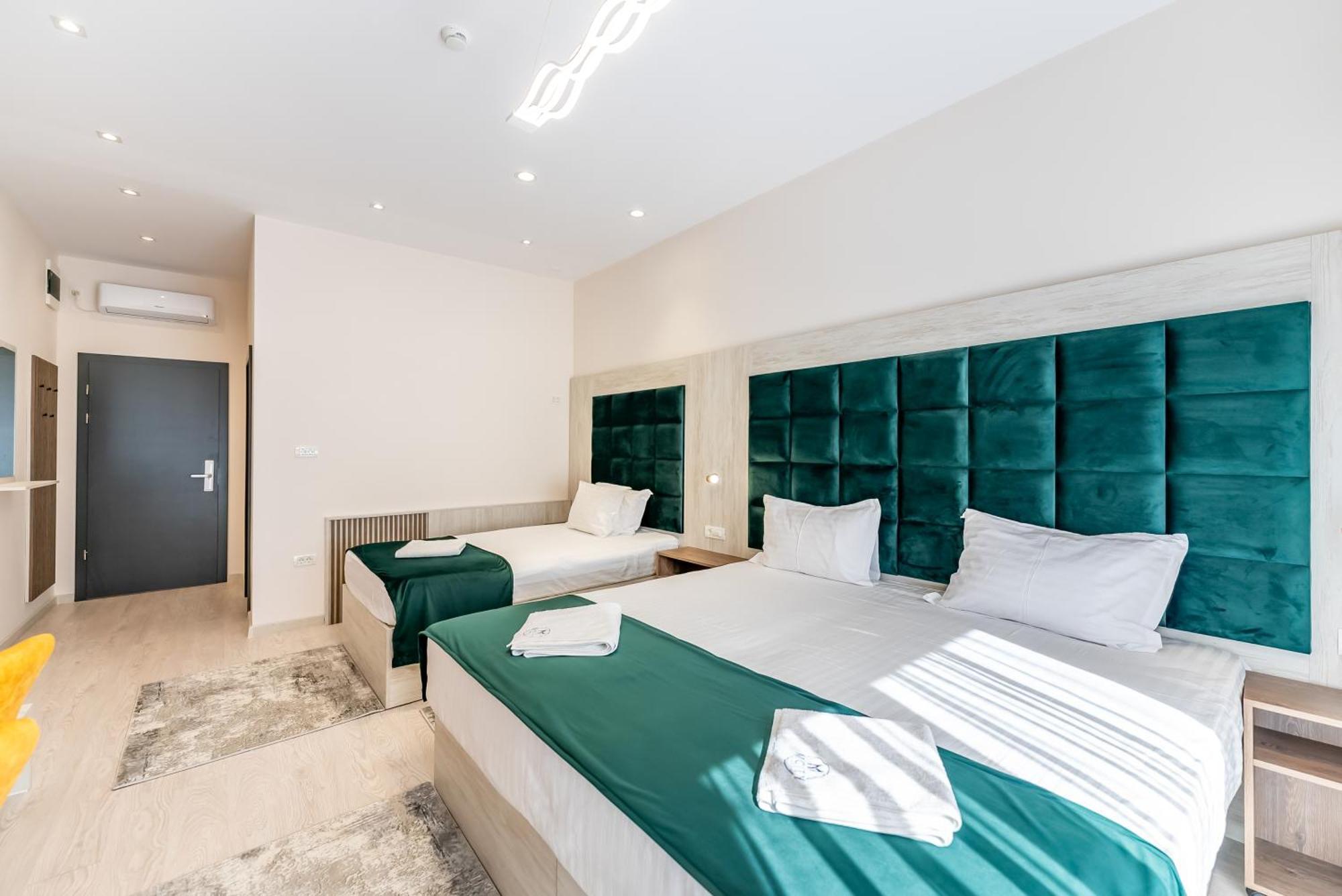 M City Aparthotel Arad Room photo